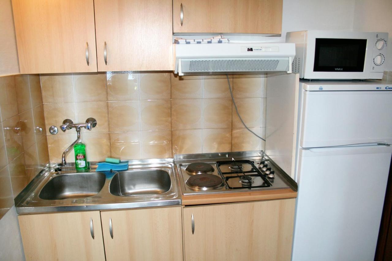 Apartment By The Sea Pisak, Omis - 1014