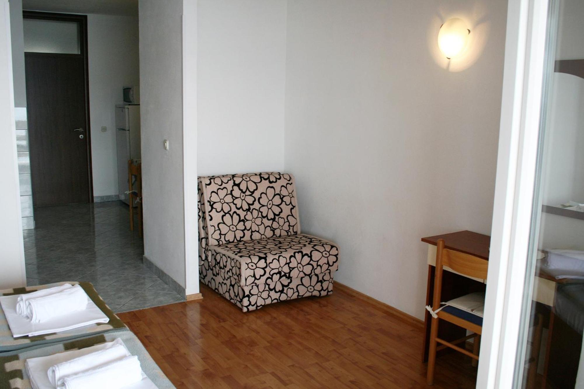 Apartment By The Sea Pisak, Omis - 1014